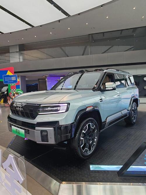 成都9比亚迪方程豹硬派越野的爆款，英菲尼迪35周年与你共成长